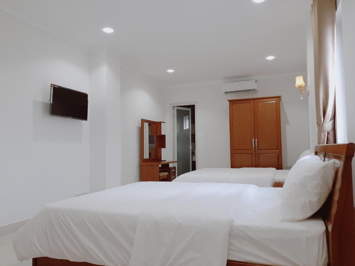 Minh Manh Hotel 2 Pleiku Exterior photo